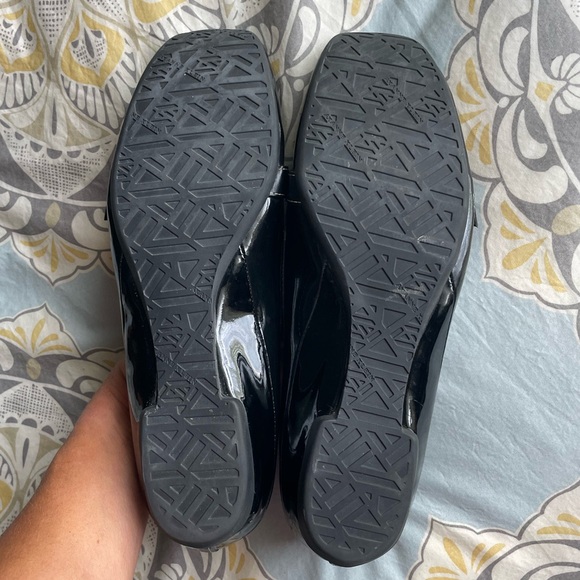 Black patent leather flats/loafers. Anne Klein size 9.5. Good condition - Picture 7 of 7